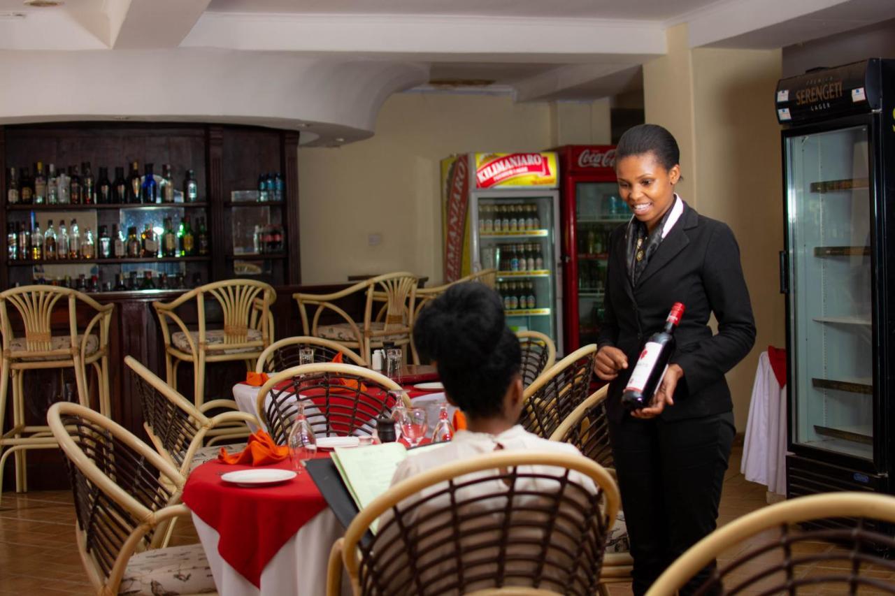 Impala Hotel Arusha Esterno foto