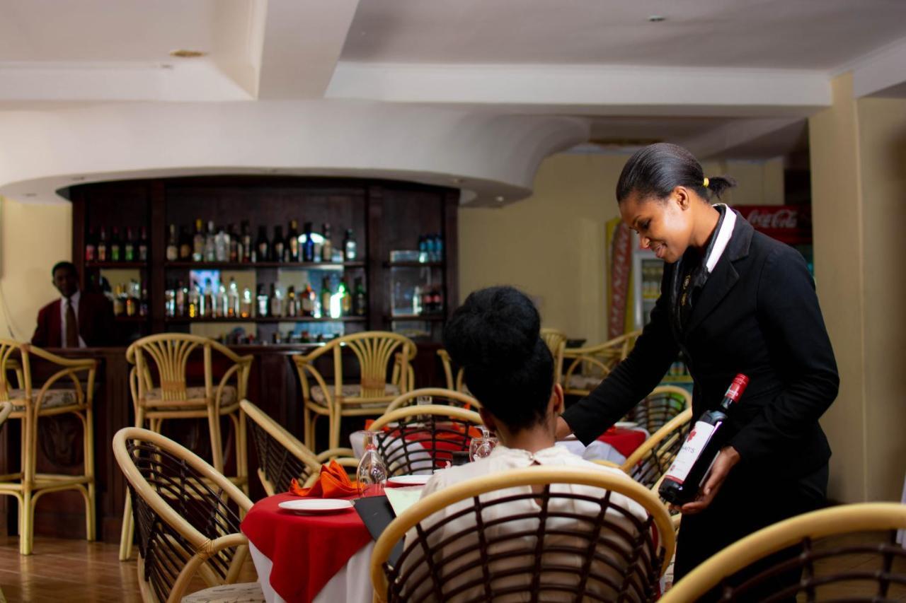 Impala Hotel Arusha Esterno foto