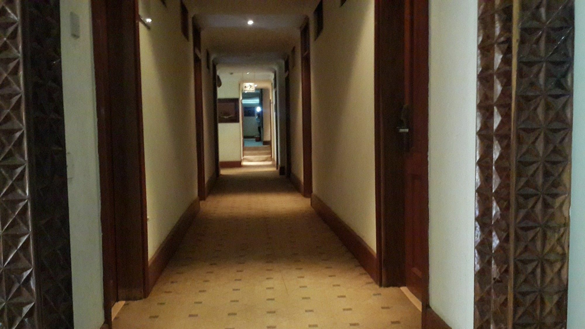 Impala Hotel Arusha Esterno foto